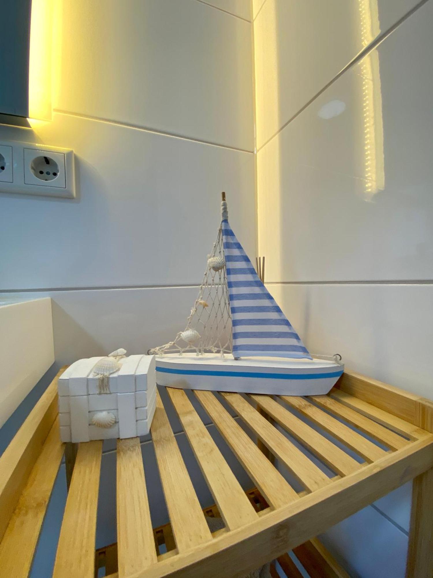 Sleep Well Apartments Detmold - Tempur Beds- Neu - Top Lage - Free Parking - Wifi מראה חיצוני תמונה